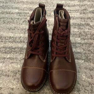 BRAND NEW Clarks Boots